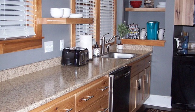 Pet Friendly cute, clean home close to Fort Wayne and major highways