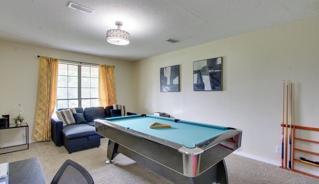 Pet-Friendly Daleville Home: 3 Mi to Fort Novosel!