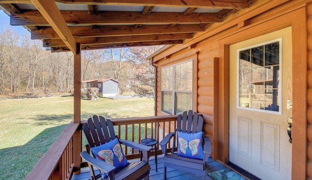 Pet-Friendly Damascus Cabin w/Deck & Mtn Views!