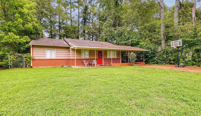 Pet-Friendly Decatur House Near Huntsville!