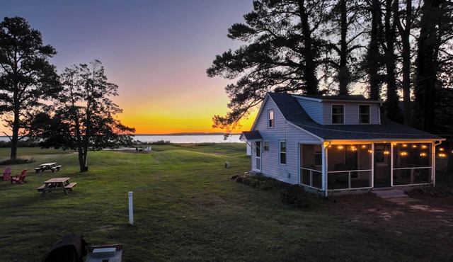 Pet Friendly Delightful Waterfront Cottage on Hoopers Island, MD.