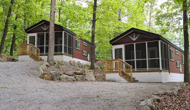 Pet-Friendly Deluxe Cabin at Endless Caverns - Escape to Endless Caverns Resort