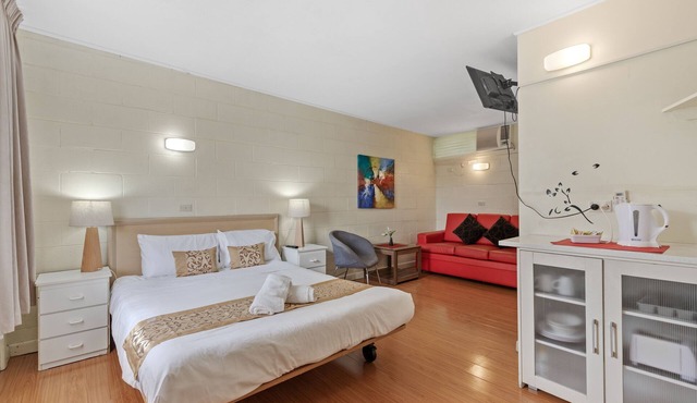 Pet friendly - Double Room w/Private Bathroom, TV