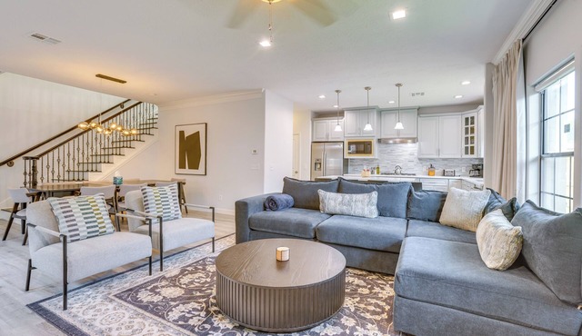 Pet-Friendly Duplex Unit in Southwest Houston