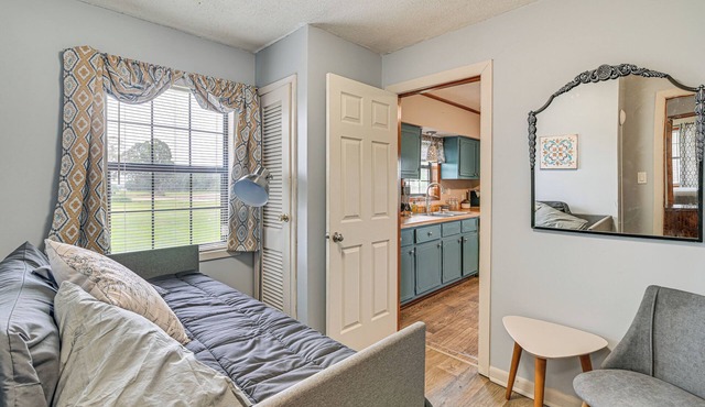 Pet-Friendly Ecru Home: Patio & Yard, Near Hiking