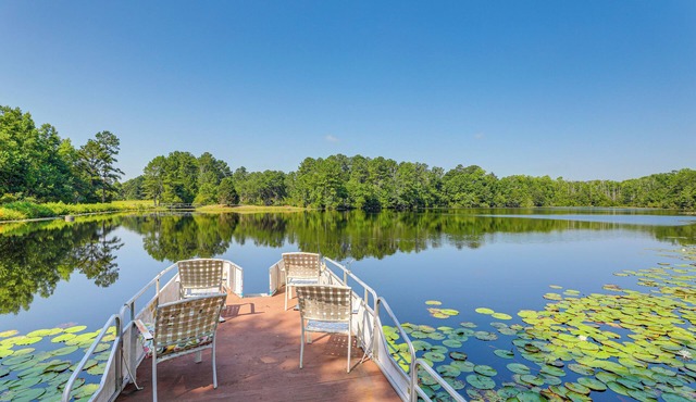 Pet-Friendly Ehrhardt Home w/Private Pond & Yard!