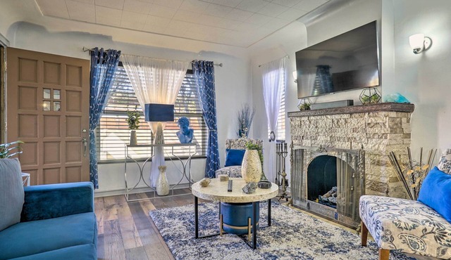 Pet-friendly El Paso Escape w/Patio + Grill!