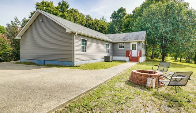 Pet-Friendly Emerald Lake Retreat in Charlestown!