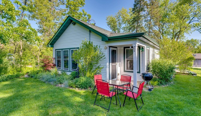 Pet-Friendly Extended Stay Walk to Delavan Lake