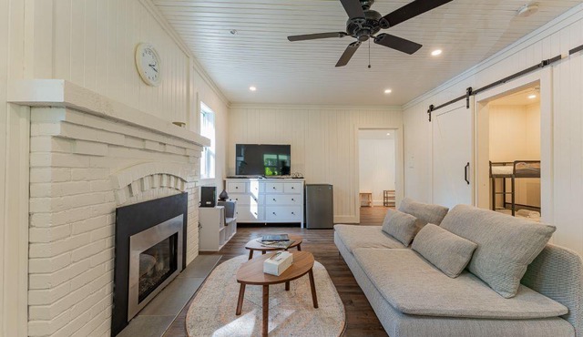 Pet Friendly Fall Getaway Waterfront