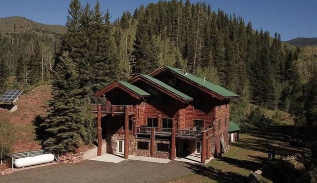 Pet-Friendly Family Lodge Fully Stocked Kitchen Fire Pit WiFi Kids Toys