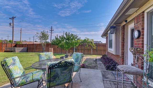 Pet-Friendly Family Home 3 Mi to Lake Lewisville