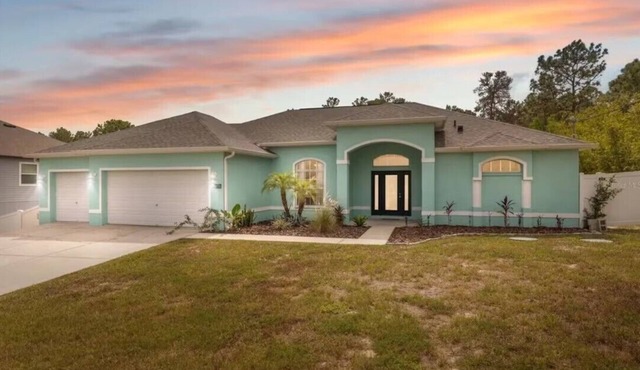 Pet Friendly Family Oasis w/Pool Near the Gulf