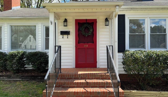 Pet Friendly|Fenced In|DT Clayton|Walkable