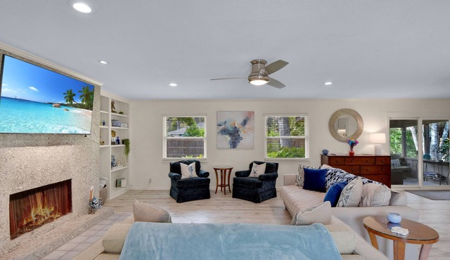 Pet Friendly Fenced Yard & Porch for 8 St. Simons Island