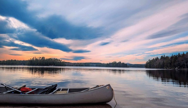 Pet-Friendly Fishing Cabin 5 minutes to the Beach