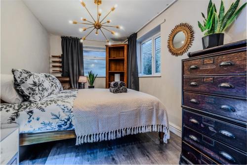 Pet-friendly flat w/garden patio & smart tv