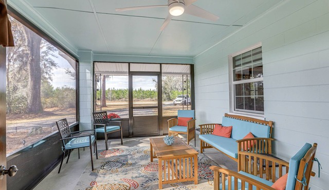 Pet-Friendly Florida Escape w/Patio & Fire Pit!