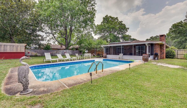 Pet-Friendly Fort Walton Beach Home with Pool