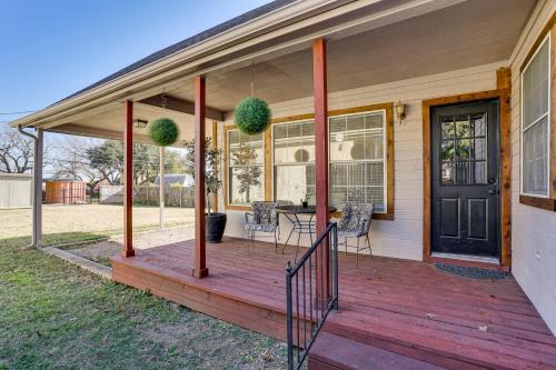 Pet-Friendly Fort Worth Home: 8 Mi to AT&T Stadium