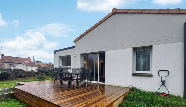Pet friendly home in La Plaine Sur Mer with WiFi