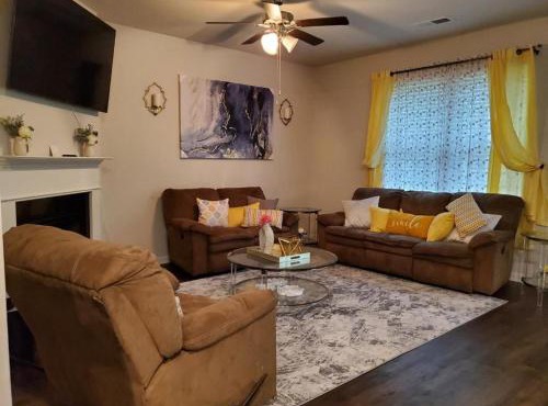 Pet Friendly, Free Breakfast, 3Bed 2Bath Covington Cozy Hideaway