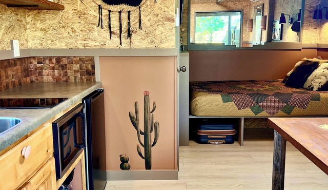 Pet Friendly Fully Fenced Cozy Casita near Sedona!