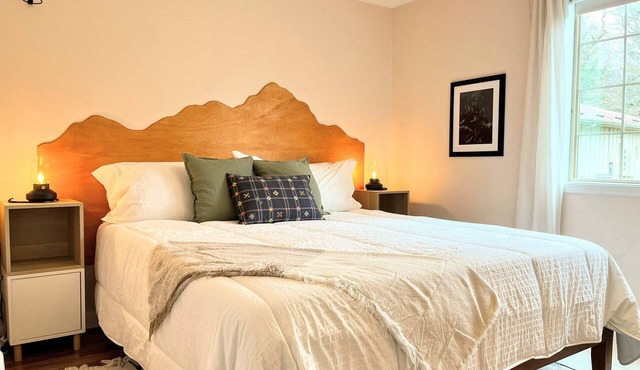Pet Friendly Getaway Apt w/Office @ Beacon Rock