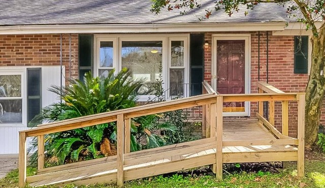 Pet-Friendly Gem 5 Min to Airport, 30 Min to Beaches, & Fenced Backyard