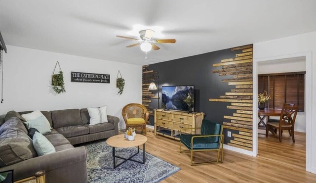 Pet Friendly, Game Room, Climbing Wall, King Bed