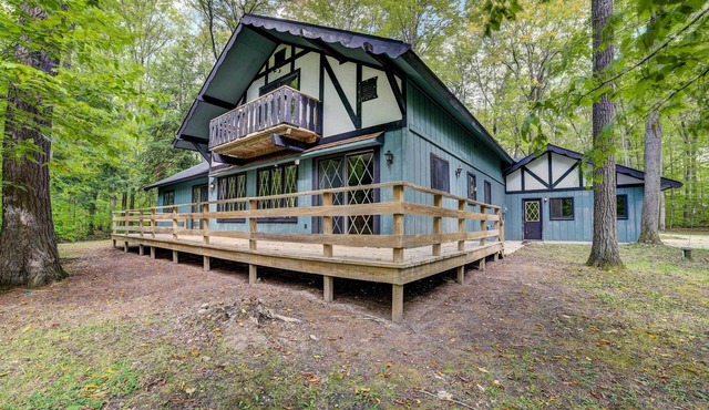 Pet-Friendly Gem: Hike, Fish & Golf in Gaylord