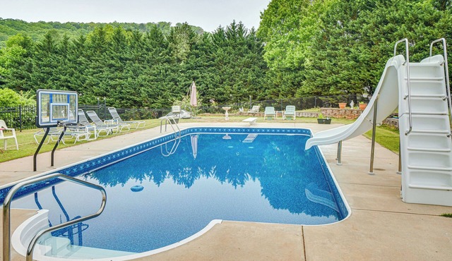 Pet-Friendly Georgia Home w/Pool Access!