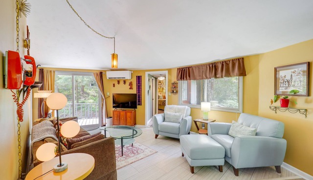 Pet-Friendly Getaway w/Porch in Banner Elk!