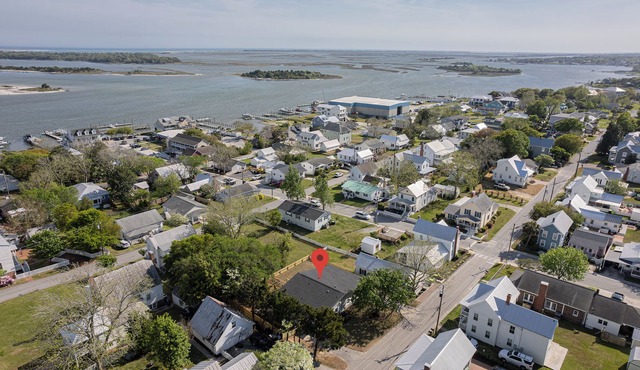 Pet-friendly Getaway near Emerald Isle, Unit B
