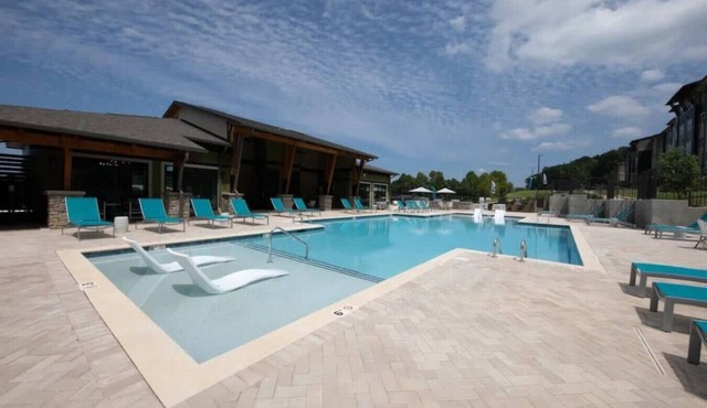 Pet-Friendly Getaway with Pool & Gym