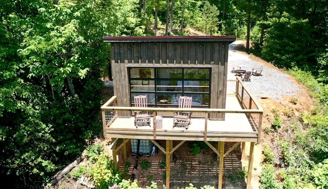 Pet-Friendly Glamping Cabin with Panoramic Views near Nantahala National Forest