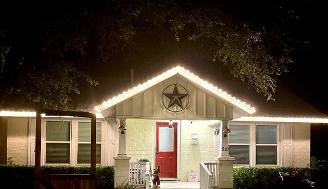 Pet Friendly Graham 2 Bedroom Home Christmas 365 at The Mistletoe Farm