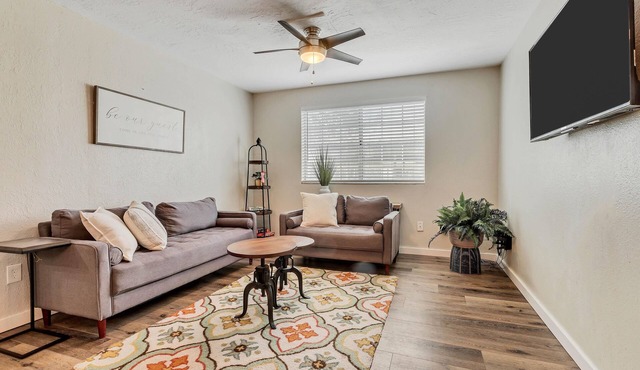 Pet Friendly, Ground Floor Condo, Central Orem