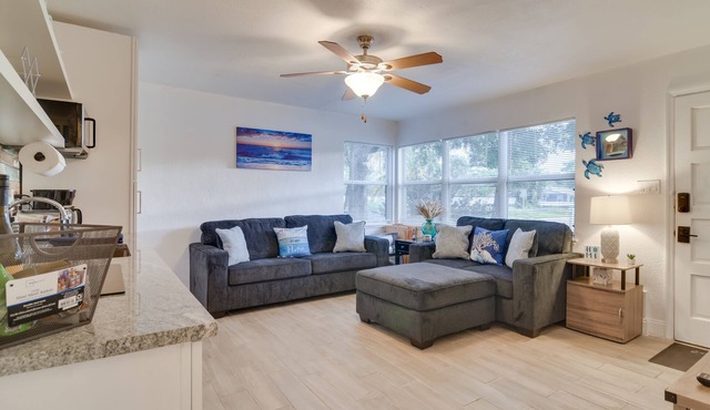 Pet-Friendly Gulfport Home: Walkable Location!