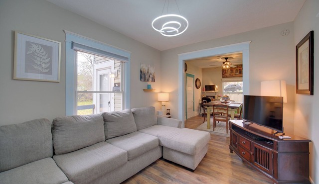 Pet-Friendly Highland Square Home w/Workspace