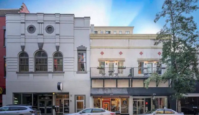 Pet-Friendly Historic Downtown 2BR Loft 1 block from riverwalk, walk everywhere