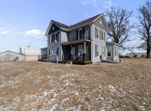 Pet-Friendly Historic 4BR Home in Illinois