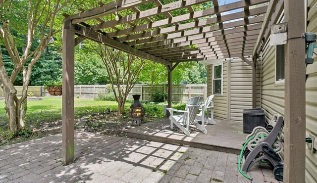 Pet-Friendly Home with Fenced Yard, Monthly stays