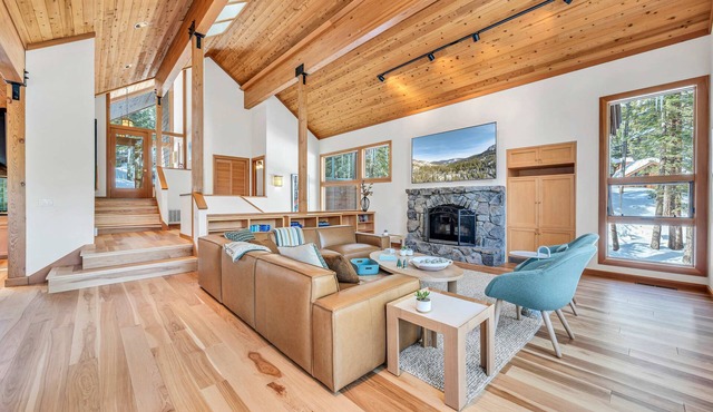 Pet-Friendly Home: Deck, 1 Mile to Alpine Meadows