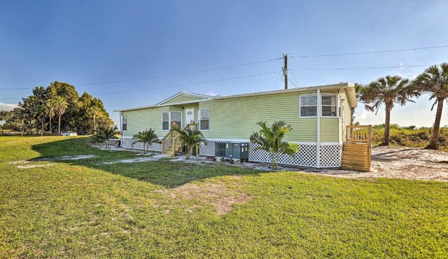 Pet-Friendly Home: 10 Mi to Lake Okeechobee!