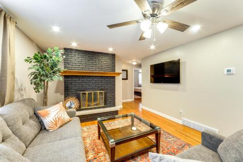 Pet-Friendly Home 5 Mi to Downtown Syracuse!
