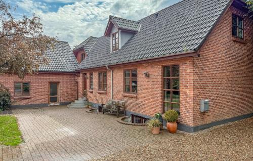 Pet Friendly Home In Sønder Felding With Wifi