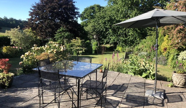 Pet friendly 'Home from Home in the Wye Valley Wales