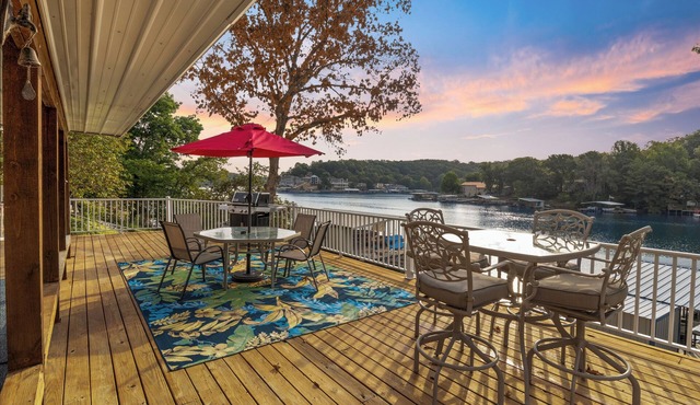 Pet-Friendly Home, Great Dock, Waterfront, Lake Views, Boat Slip