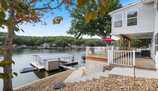 Pet-friendly Home, Great Dock, Waterfront, Lake Views, Boat Slip